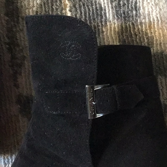 🔥🔥💗Chanel Black Suede Boots! - Picture 2 of 6